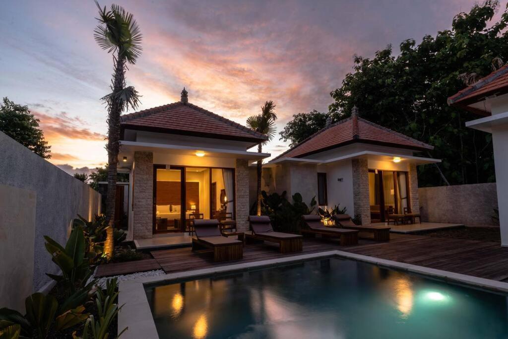 Nau Nusa Villa Batununggul Экстерьер фото