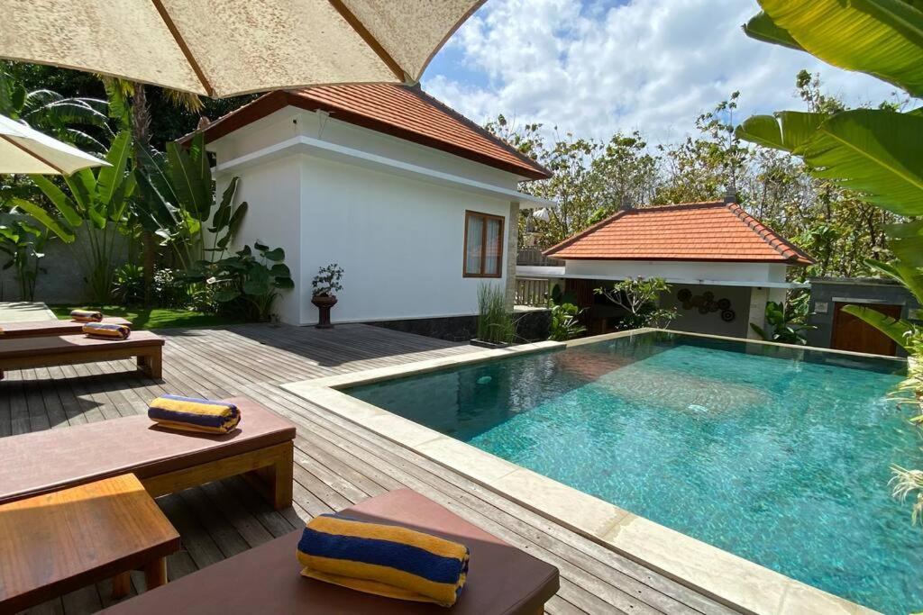 Nau Nusa Villa Batununggul Экстерьер фото