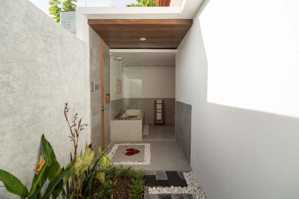 Nau Nusa Villa Batununggul Экстерьер фото