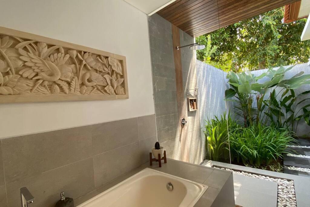 Nau Nusa Villa Batununggul Экстерьер фото